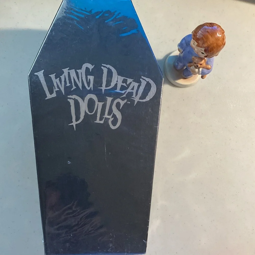 Living Dead Dolls Dottie Rose